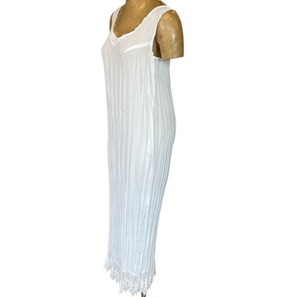 VTG Classique by Shawn Ivory Sheer Crinkle Pleated Crochet Hem Maxi Dress 276L - Picture 4 of 8